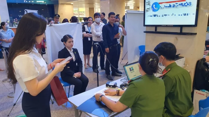 Bộ công an cấp căn cước cho người dân