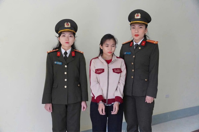 Đối tượng Lò Thị Hoài tại cơ quan công an